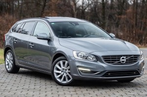 VOLVO S60 II 2013-2018 PO FACELIFTINGU KRATKA PRZEDNIEGO ZDERZAKA Z PDC PRAWA 31353655