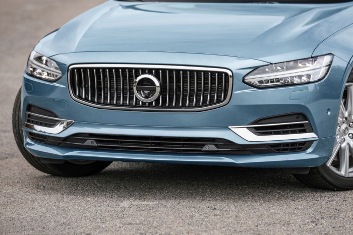 VOLVO S90 2016-2020 PRZED FACELIFTINGIEM LEWA ZAŚLEPKA KRATKA PRZEDNIEGO ZDERZAKA 31383513