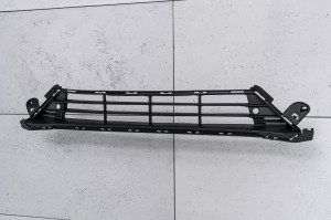 VOLVO V60 II 2018+ KRATKA ŚRODKOWA PRZEDNIEGO ZDERZAKA Z PDC 31455655