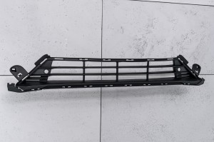 VOLVO V60 II 2018+ KRATKA ŚRODKOWA PRZEDNIEGO ZDERZAKA Z PDC 31455655