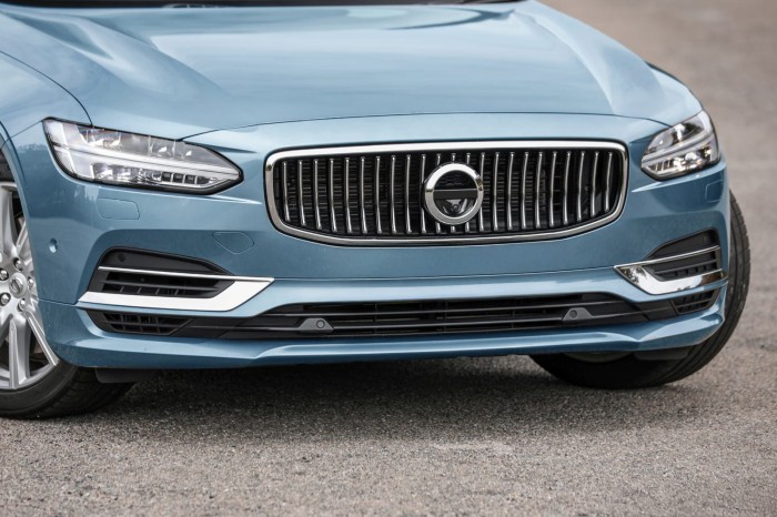 VOLVO S90 2016+ ZAŚLEPKA PRZEDNIEGO ZDERZAKA HAKA HOLOWNICZEGO 39839818