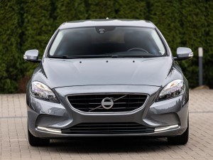 VOLVO V40 II 2012-2019 ZAŚLEPKA HAKA HOLOWNICZEGO ZDERZAKA PRZEDNIEGO 39814160