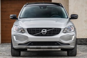 VOLVO XC60 I 2013-2017 PO FACELIFTINGU KRATKA PRZEDNIEGO ZDERZAKA Z PDC 31323775