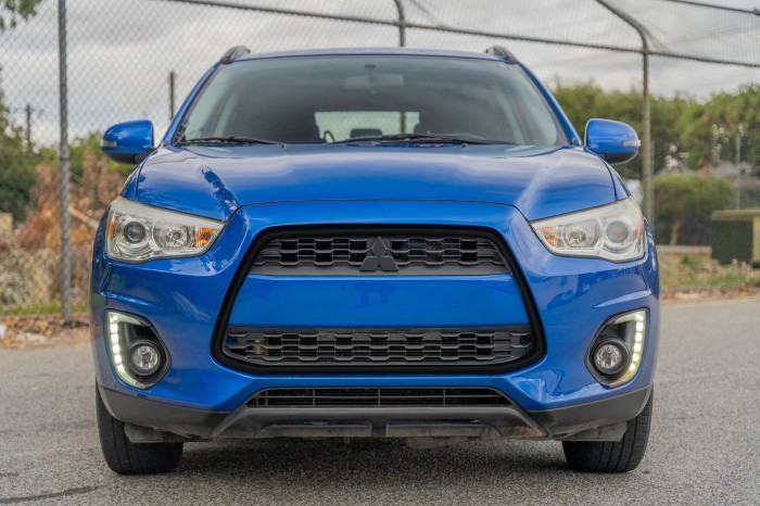 MITSUBISHI ASX 2013-2015 PO PIERWSZYM LIFTINGU CZARNA RAMKA GRILLA