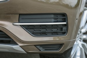 VOLVO XC90 II 2014-2019 PRZED FACELIFTINGIEM KRATKA PRZEDNIEGO ZDERZAKA Z PDC LEWA 31383044
