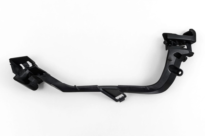 VOLVO XC90 II 2014-2019 PRZED FACELIFTINGIEM MOCOWANIE PRZEDNIEJ LAMPY PRZECIWMGIELNEJ LEWE 31383679