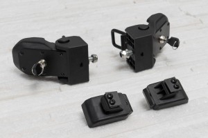 JEEP WRANGLER JL 2018+ ZAMKNIĘCIE BOCZNE MASKI NA KLUCZYK 68240952AD