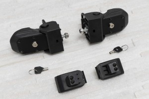 JEEP WRANGLER JL 2018+ ZAMKNIĘCIE BOCZNE MASKI NA KLUCZYK 68240952AD