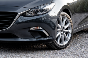 MAZDA 3 III BM 2014-2016 PRZED LIFTINGIEM ZAŚLEPKA PRZEDNIEGO ZDERZAKA HAKA HOLOWNICZEGO BHN150A11