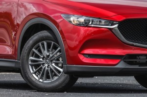 MAZDA CX-5 II KF 2017+ RAMKA LAMPY PRZECIWMGIELNEJ KRATKA ZDERZAKA PRZEDNIA PRAWA KB8B50C11C
