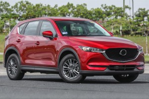 MAZDA CX-5 II KF 2017+ RAMKA LAMPY PRZECIWMGIELNEJ KRATKA ZDERZAKA PRZEDNIA PRAWA KB8B50C11C