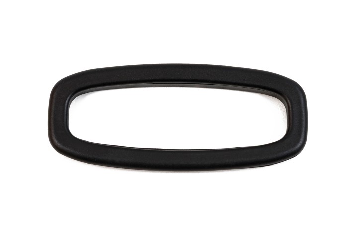 UNIWERSALNY UCHWYT ROLETY BAGAŻNIKA