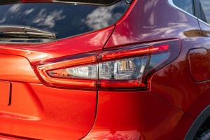 NISSAN QASHQAI II J11 2017-2021 PO FACELIFTINGU LAMPA KLAPY TYLNEJ PRAWA LED 26550HV05A / 26550HV55A