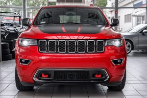 JEEP GRAND CHEROKEE IV WK2 2017-2021 PO DRUGIM FACELIFTINGU KOMPLETNY CHROMOWANY ZDERZAK PRZEDNI Z PDC BEZ SPRYSKIWACZY Z CHROMOWANYM GRILLEM 68333498AA