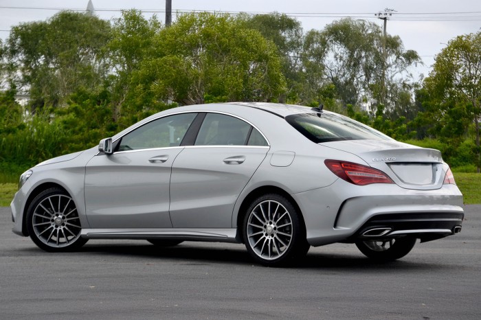 MERCEDES CLA C117 W117 2017-2019 PO FACELIFTINGU KAMERA COFANIA FULL HD DYNAMICZNE LINIE ZINTEGROWANA Z KLAMKĄ KLAPY TYLNEJ