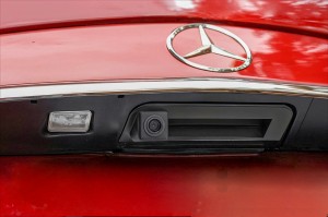 MERCEDES A-CLASS W177 2018-2023 PRZED FACELIFTINGIEM KAMERA COFANIA FULL HD DYNAMICZNE LINIE ZINTEGROWANA Z KLAMKĄ KLAPY TYLNEJ