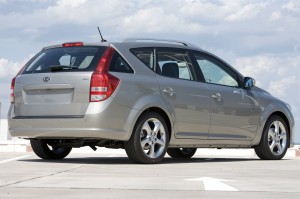 KIA CEED I ED 2006-2012 KOMBI KAMERA COFANIA FULL HD DYNAMICZNE LINIE ZINTEGROWANA Z LAMPĄ