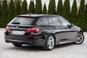 BMW SERIA 5 F11 2010-2017 KAMERA COFANIA FULL HD DYNAMICZNE LINIE ZINTEGROWANA Z KLAMKĄ KLAPY TYLNEJ 