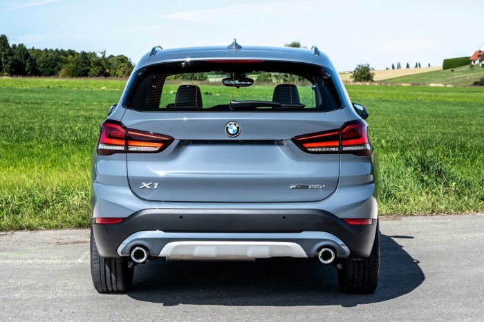 BMW X1 F48 2015-2022 KAMERA COFANIA FULL HD DYNAMICZNE LINIE ZINTEGROWANA Z KLAMKĄ KLAPY TYLNEJ