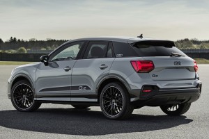 AUDI Q2 2017-2023 KAMERA COFANIA FULL HD DYNAMICZNE LINIE ZINTEGROWANA Z KLAMKĄ KLAPY TYLNEJ