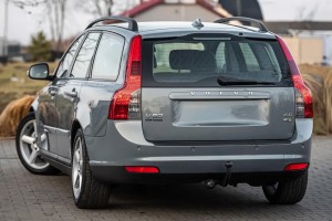VOLVO V50 2004-2012 KAMERA COFANIA FULL HD DYNAMICZNE LINIE ZINTEGROWANA Z LAMPĄ