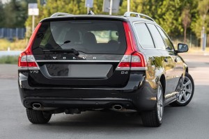 VOLVO V70 III 2008-2016 KAMERA COFANIA FULL HD DYNAMICZNE LINIE ZINTEGROWANA Z LAMPĄ
