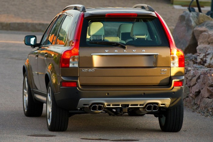 VOLVO XC90 I 2002-2014 KAMERA COFANIA FULL HD DYNAMICZNE LINIE ZINTEGROWANA Z LAMPĄ