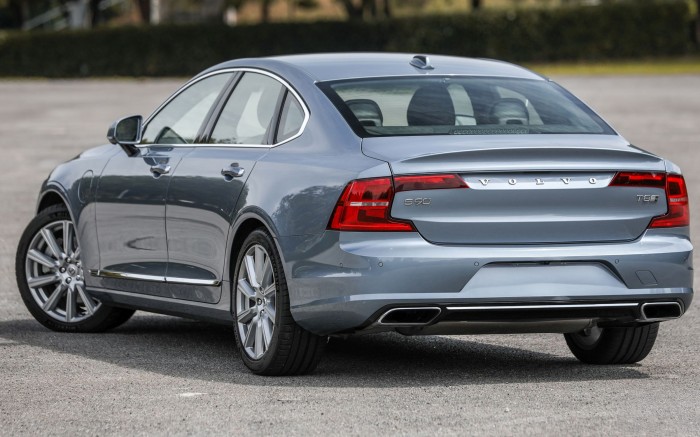 VOLVO S90 2016+ KAMERA COFANIA FULL HD DYNAMICZNE LINIE ZINTEGROWANA Z LAMPĄ