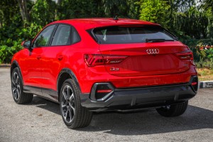 AUDI Q3 F3 2018+ KAMERA COFANIA FULL HD DYNAMICZNE LINIE ZINTEGROWANA Z KLAMKĄ KLAPY TYLNEJ