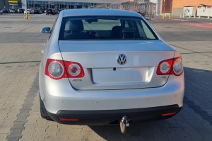 VOLKSWAGEN BORA 1998-2005 KAMERA COFANIA FULL HD DYNAMICZNE LINIE ZINTEGROWANA Z KLAMKĄ KLAPY TYLNEJ
