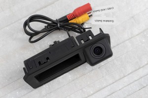 VOLKSWAGEN PASSAT B8 3G 2014-2022 KAMERA COFANIA FULL HD DYNAMICZNE LINIE ZINTEGROWANA Z KLAMKĄ KLAPY TYLNEJ