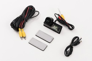 SUZUKI SWIFT V 2010-2017 KAMERA COFANIA FULL HD DYNAMICZNE LINIE ZINTEGROWANA Z LAMPĄ TABLICY