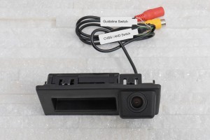 VW TIGUAN II AD1 2016-2024 KAMERA COFANIA FULL HD DYNAMICZNE LINIE ZINTEGROWANA Z KLAMKĄ KLAPY TYLNEJ