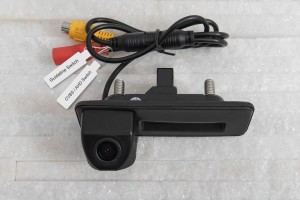 SKODA OCTAVIA II KOMBI 2007-2012 KAMERA COFANIA FULL HD DYNAMICZNE LINIE ZINTEGROWANA Z KLAMKĄ KLAPY TYLNEJ