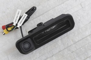FORD FOCUS MK2 II 2004-2010 KAMERA COFANIA FULL HD DYNAMICZNE LINIE ZINTEGROWANA Z KLAMKĄ KLAPY TYLNEJ