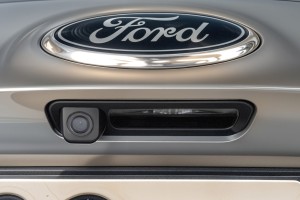 FORD C-MAX MK2 II 2010-2014 PRZED FACELIFTINGIEM KAMERA COFANIA FULL HD DYNAMICZNE LINIE ZINTEGROWANA Z KLAMKĄ KLAPY TYLNEJ