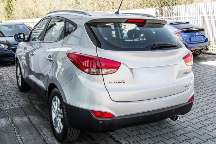 HYUNDAI TUCSON II LM 2009-2015 KAMERA COFANIA FULL HD DYNAMICZNE LINIE ZINTEGROWANA Z LAMPĄ