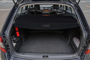 SKODA OCTAVIA III 5E 2012-2020 KOMBI ROLETA BAGAŻNIKA CZARNA
