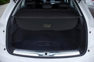 AUDI Q3 8U 2011-2018 ROLETA BAGAŻNIKA CZARNA 8U0863553