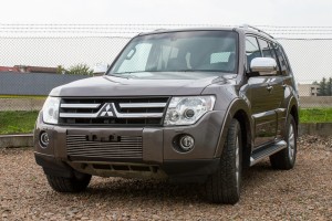 MITSUBISHI PAJERO 2012-2015 GRILL ALUMINIOWY