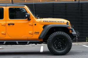 WRANGLER JL 2018+ BŁOTNIK PRZEDNI PRAWY ALUMINIOWY 68281946AB
