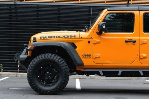 JEEP WRANGLER JL 2018+ BŁOTNIK PRZEDNI LEWY STALOWY 68281947AB