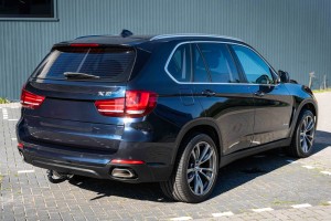 BMW X5 F15 2013-2018 LISTWA PRAWEGO TYLNEGO BŁOTNIKA 51777294372