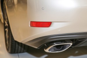 LEXUS ES VI XV60 2013-2018 TYLNY ODBLASK ZDERZAKA LEWY 8191002180