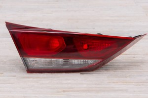 HYUNDAI ELANTRA VI AD 2015-2018 PRZED FACELIFTINGIEM LAMPA KLAPY TYLNEJ LEWA 92403F2000