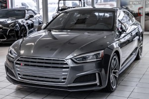 AUDI S5 B9 2017-2019 PRZED FACELIFTINGIEM RAMKA GRILLA CHROMOWANA 8W6853651R