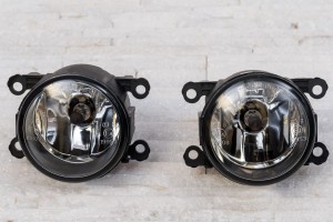 SUZUKI GRAND VITARA MK2 2006-2015 LAMPA PRZECIWMGIELNA PRZEDNIA PRAWA 261508992C