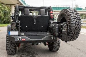 JEEP WRANGLER JK ORGANIZER I APTECZKA KLAPY TYLNEJ