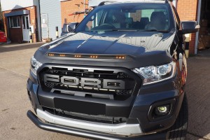 FORD RANGER T7 2016-2023 OWIEWKA MASKI Z LED