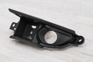 MAZDA CX-5 II KF 2017+ RAMKA WSPORNIK PRZEDNIEJ LAMPY PRZECIWMGIELNEJ LEWY KB8B50C22B